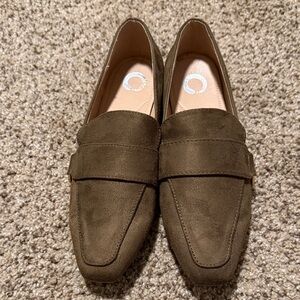 Journee Collection Benntly Square Toe Slip On Olive Faux Suede Loafers Sz 8